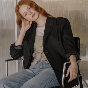 Flap pointed one button jacket_Black