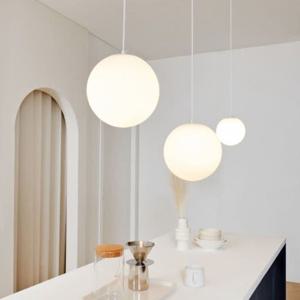 루디 1등 펜던트 조명 카페 팬던트 아크릴 원형 볼 식탁조명