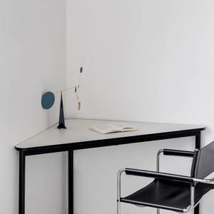 누비오 트라이앵글 삼각 테이블 카페 라운지 코너 식탁