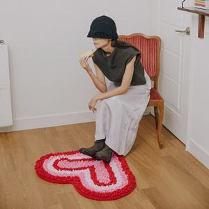 heart beam rug (red)