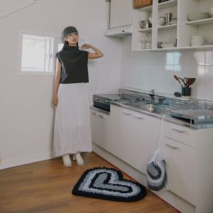 heart beam rug (black)