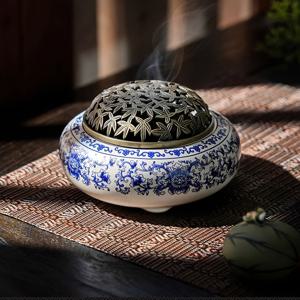 TEMU 1개 세라믹 블루 앤 화이트 도자기 향로 접시 - 빈티지 플로럴 디자인 요가, 명상용 홈 데코, 배터리 없는 아로마 디퓨저, 향로 홀더, 요가 액세서리, 예술적 장식품