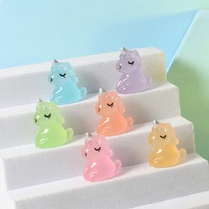 TEMU 20/40개 DIY 미니 유니콘, 야광 레진 유니콘, 어둠 속에서 빛나는 작은 동물 장식품, 축제 선물, 양말 선물, 파티 선물, 조작 게임용 소품, 정원 장식