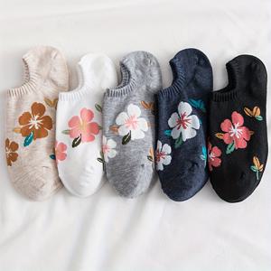 TEMU 여성용 여름 얇은 양말 5켤레 - 꽃무늬가 있는 베이지, 화이트, 그레이, 남색, 블랙 등 다양한 색상으로, 편안하고 통기성이 좋은 리브드 양말 - 일상적인 사용에 적합한 양말, 일상적인 양말 | 꽃무늬 양말 | 리브드 텍스처