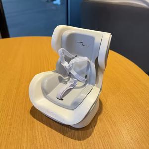 TEMU 1개 17.02-19.8cm 인형용 자동차 시트 | LABUBUDOLL 및 기타 장난감을 놓는 차량용 미니 의자 스탠드, 앉거나 파티에 사용할 수 있는 이중 사용성의 내구성 있는 플라스틱과 조절 가능한 끈이 있는 수집품 장난감 액세서리 에어벤트 클립온 브래킷 - 다양한 색상으로 제공되며, 컴팩트한 디자인, 견고한 구조, 안전한 부착|인형키링