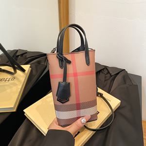 TEMU 여성용 빈티지 우아한 크로스바디 백, 탈착 가능한 어깨끈 & 손목 스트랩 포함 - 줄무늬 디자인, 컴팩트하고 가벼운 구조, 지퍼 잠금장치, 키 및 휴대폰 수납 가능 (라이트 브라운/블랙)|핸드폰스트랩