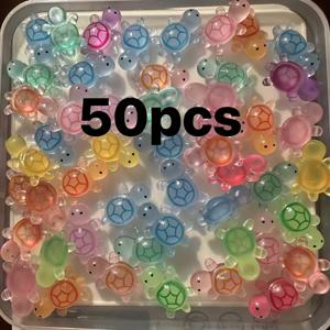 TEMU 50개 야광 3D 거북이 조각상 - 반투명 플라스틱 장식, DIY 공예, 파티 선물, 교실 보상, 해변 테마 활동, 할로윈, 크리스마스, 휴일 장식용, 내구성 있는 소재, 가벼운 무거미, 공예 용품, 이벤트 장식품