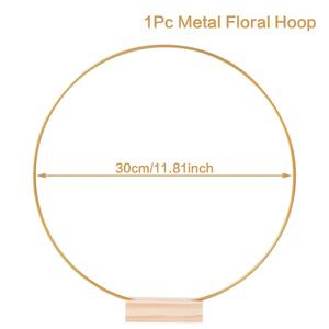 TEMU 1pc, 25/30cm DIY 웨딩 테이블 장식, 가정 장식, 방 장식, 장면 장식을 위한 나무 베이스가 있는 금속 꽃 후프 센터피스 황금 화환 반지