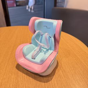 TEMU 라부부 & 10-17인치 인형용 미니 카시트 스탠드 - 튼튼한 클립온 베이스, 파스텔 컬러의 귀여운 자동차 장식 (라이트 블루, 옐로우, 핑크, 화이트), 수집가 및 미스터리 박스 팬을 위한 컴팩트 디스플레이 액세서리, 고품질 보관함