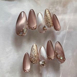 TEMU 24pcs 세트 눈물 방울 모양의 프레스 온 네일, 그라데이션 광택 마감, 글리터 액센트 및 장식된 금속 디테일 - 패셔너블 가을과 겨울 룩을 위한 믹스 컬러 시스템.