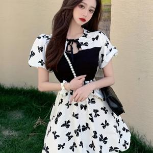 TEMU 여름용 꽃무늬 프린트 드레스, 짧은 소매, A라인 실루엣, 가벼운 폴리에스테르, 흰색과 검은색 꽃무늬, 캐주얼한 외출, 캐주얼한 의상 드레스 | 꽃무늬 드레스 | 여성적인 스타일