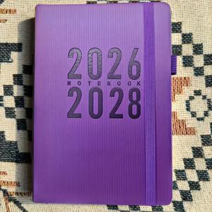 TEMU 2026-2028 3/1 월간 플래너 - 1월부터 12월까지, 탄력성 펜홀더 소프트커버, 12개월 디스플레이, 영어판, 정리와 스타일을 위한 완벽한 선물, 백투스쿨 기념품 | 다이어리 작성용 | 디자인 | 쉬운 관리 바인딩|다이어리|일기장