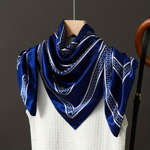 TEMU 우아한 블랙 앤 화이트 기하학적 프린트 스퀘어 스카프, 35.43x35.43 인치 - 여성용 경량, 통기성, 스타일리시한 목걸이, 캐주얼 또는 공식적인 기회에 적합, 캐주얼 액세서리 | 기하학적 패턴 | 폴리에스터 원단