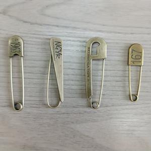 TEMU 레트로 스타일 레터 핀 4개 세트, 안전핀, 의류 장식용, 숄 핀, 일상복 및 옷 매칭에 적합