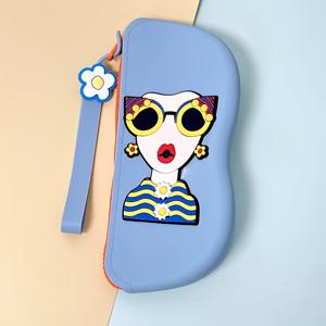 TEMU 실리콘 안경 케이스 (손목 스트랩 포함) - 귀여운 카툰 디자인, 휴대용 여행 정리함 (안경, 립스틱 및 소품 수납), 다양한 컬러 (핑크, 블루, 라이트 블루, 네이비), 여자친구와 어머니날 선물 추천|립스틱