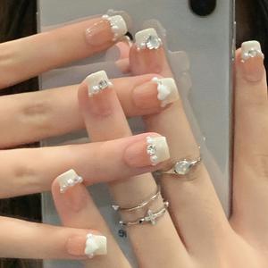 TEMU 하트 라인스톤이 달린 짧은 스퀘어 프렌치 프레스온 네일 24개 세트 & 광택 있는 화이트 팁, 젤리 글루 및 네일 파일 포함, 여성과 소녀를 위한 재사용 가능, 캐주얼 복장에 완벽한 네일 액세서리, 빠른 매니큐어 솔루션