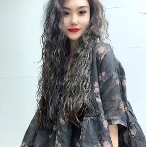 TEMU 여성용 빈티지 플로럴 프린트 블라우스 - 우아한 루즈핏 셔츠, V넥, 가벼운 꽃무늬 블랙/그레이/화이트/레드 - 사무실, 파티, 일상 시크 의상 - 봄/가을/여름 전환 상의 - 여성용 정장 & 캐주얼 탑, 플로랄 프린트 블라우스, 파티 복장, 풀오버 디자인, 비침 방지 원단, 가을 옷장, 통기성 소재, 스타일리시 탑, 패션 애호가