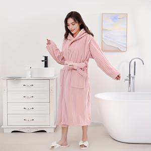 TEMU 편안한 줄무늬 목욕 가운 - 부드럽고 흡수력 좋으며 푹신하고 따뜻함, 조절 가능한 핏, 연보라색과 흰색 트림, 집에서 휴식을 위한 완벽한 선택, 목욕 가운, 세면용 천