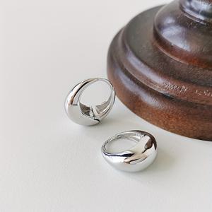TEMU 우아한 프렌치 스타일 후프 귀걸이 - 저자극성, 배 모양 디자인, 합금 소재, 그녀를 위한 완벽한 선물, 캐주얼 의상 또는 특별한 날에 어울리는 독특한 귀걸이