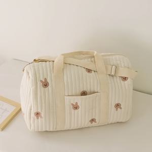 TEMU 【육아용품】큰 사이즈 화이트 여행 가방, 귀여운 곰 프린트 - 다기능 엄마 핸드백, 어깨끈, 기저귀 및 필수품 정리함, 튼튼한 폴리에스테르, 가방