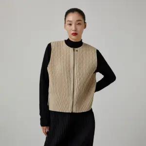 자가드 퀼팅 크롭 집업 베스트_PPVTW324002