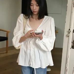 [메이비베이비] Elizabelle Blouse