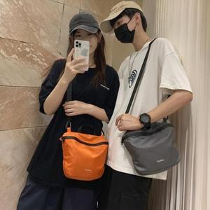 [다잇템] 남자 데일리 캐쥬얼 민무늬 생활방수 패션 크로스백