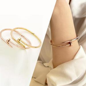 변색없는 써지컬 팔찌 여성 악세서리 주얼리 패션 뱅글 큐빅 심플볼드 실버 패션 14k 은침 도금 써지컬