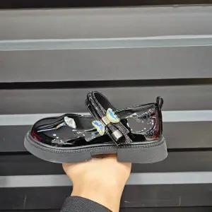 [편집샵 에스마켓]BUTTERFLY BUCKLE WALKER BM24301 BLK_DJ
