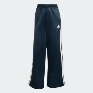 [갤러리아] [WOMEN SPORTSWEAR] 스타디움 3-스트라이프 트랙 팬츠 (JW0534)