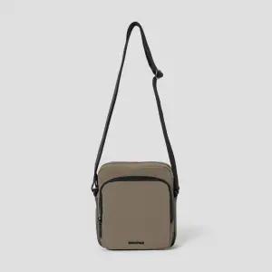 빈폴 BEANPOLE 케이프 미니 세로 메신저 - 브라운 BE57D2M33D 462355