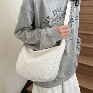 [기타]데일리 봄 가을 여성 코듀로이 크로스백 반달백 숄더백 캐주얼 골덴 가방 호보백 6색