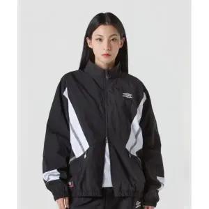 UMBRO HBL 노팅엄 스탠넥 웜업 바람막이 자켓 블랙(UQ121CJK23)