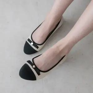 빅토리아 리본 배색 펌프스(3cm)