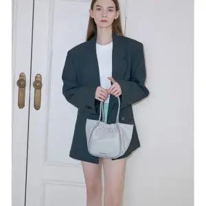 [롯데백화점]랩 SILHOUETTE SMALL SHOPPER BAG(AR7AB203)