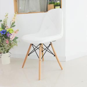 일루일루 모아 에펠 엠보싱 체어 화이트