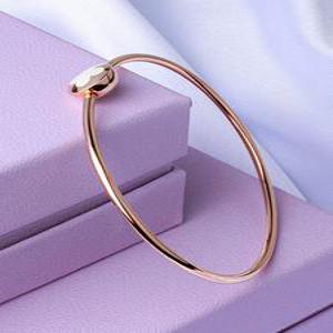 클로버 뱅글 화이트 에폭 팔찌 레이어드 텐션 여성 금 14K 18K 여름 선물 발찌