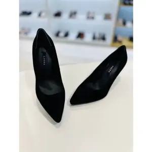[갤러리아] 세라 여성 양가죽 스웨이드 펌프스 구두 S20P434 베이지 7CM