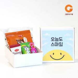 선물이야기몰 단체 행사 선물 6호 크리스마스 국산양말 간식 박스 단체 초등 중 고등 학교 학원 산타 소포장 졸업 입학  AG06