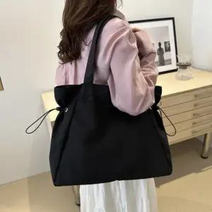 스트링 빅백 빅사이즈 가벼운 경량 숄더백 직장인 나일론 보부상가방 직장인가방 빅백 바스락 대학생가방