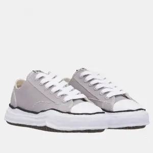 미하라 야스히로 피터슨 오리지널 솔 그레이 여성 캔버스 로우 스니커즈 A01FW702