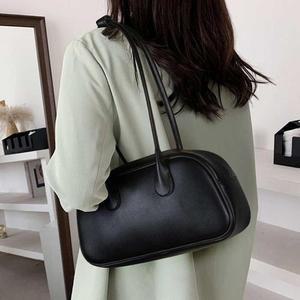 [라일리] Rly 캐주얼 여성 바게트백 숄더백 캐주얼 회사원 데이트  33393561)