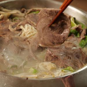 아롱사태 수육 300g + 육수(1팩)