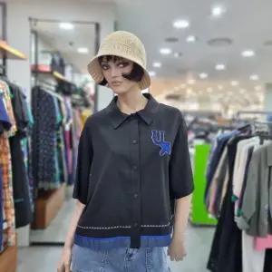 베네통/애플아울렛/밑단 데님 배색 셔츠형 블라우스/BABLA9531