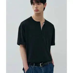 ALYSS 리브드 레이어드 헨리넥 하프 티셔츠 [블랙] 722571
