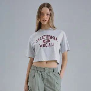 [후아유](의정부점)Campus Loose Crop T-Shirt[B] WHRPF2451F