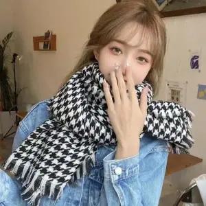 목도리 클래식한 스타일 패션 머플러 패턴 디자인 코디 겨울 방한 강추위 여자 여성 겨울퍼 머플러