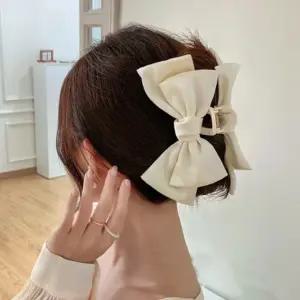 예쁜 올림머리 머리 머리집게핀 헤어 반묶음 리본 집게핀 흰색