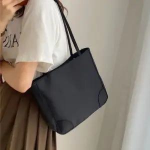 여자 스퀘어 쉐입 데일리 숄더백 크로스 빅사이즈