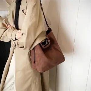 스웨이드 크로스백 쇼퍼백 숄더백 에코백 여행용 가죽백팩 비지니스